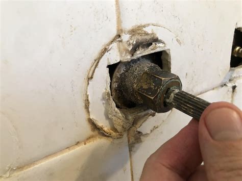 Shower with crown unscrewed [Archive] 